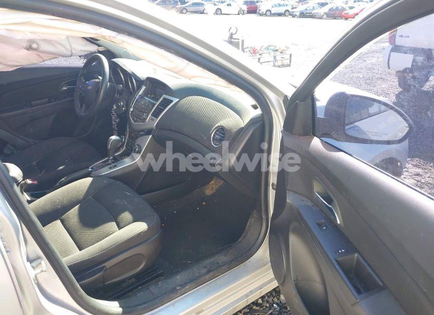 Photo 5 of 2015 Chevrolet Cruze 1LT AUTO (VIN 1G1PC5SB3F7254151)