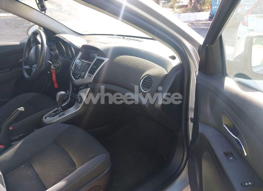 Photo 5 of 2015 Chevrolet Cruze 1LT AUTO (VIN 1G1PC5SB3F7285609)