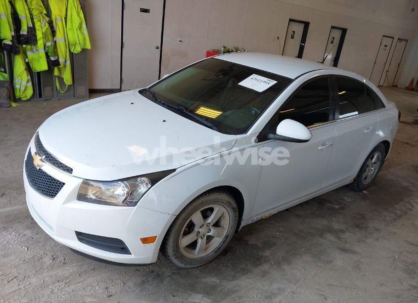 Photo 2 of 2013 Chevrolet Cruze 1LT AUTO (VIN 1G1PC5SB4D7183359)