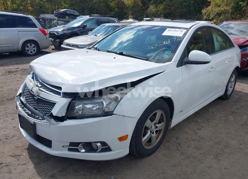 Photo 2 of 2013 Chevrolet Cruze 1LT AUTO (VIN 1G1PC5SB4D7304021)
