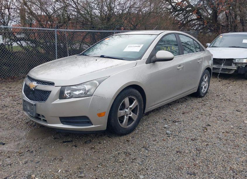 Photo 2 of 2013 Chevrolet Cruze 1LT AUTO (VIN 1G1PC5SB4D7323149)
