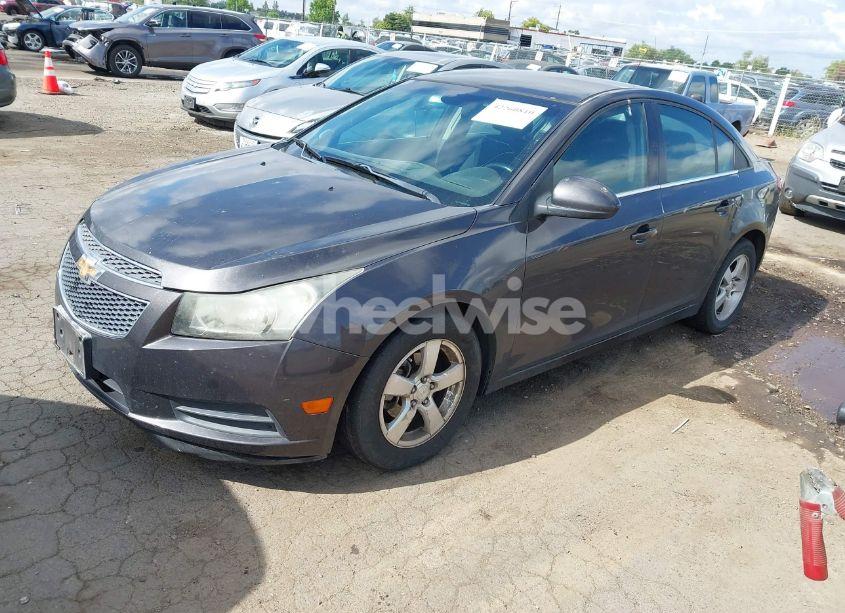Photo 2 of 2014 Chevrolet Cruze 1LT AUTO (VIN 1G1PC5SB4E7103575)