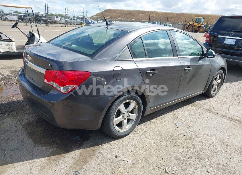 Photo 4 of 2014 Chevrolet Cruze 1LT AUTO (VIN 1G1PC5SB4E7103575)