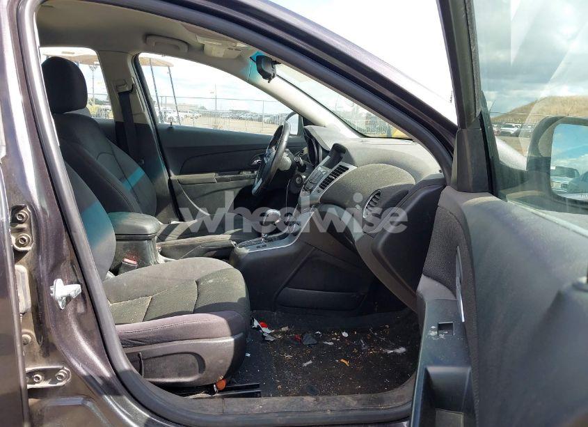 Photo 5 of 2014 Chevrolet Cruze 1LT AUTO (VIN 1G1PC5SB4E7103575)