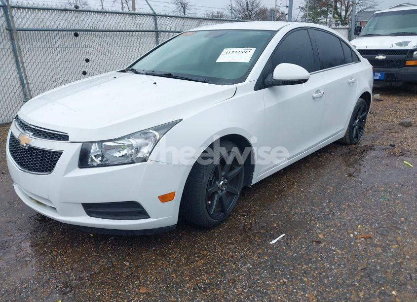 Photo 2 of 2014 Chevrolet Cruze 1LT AUTO (VIN 1G1PC5SB4E7105309)