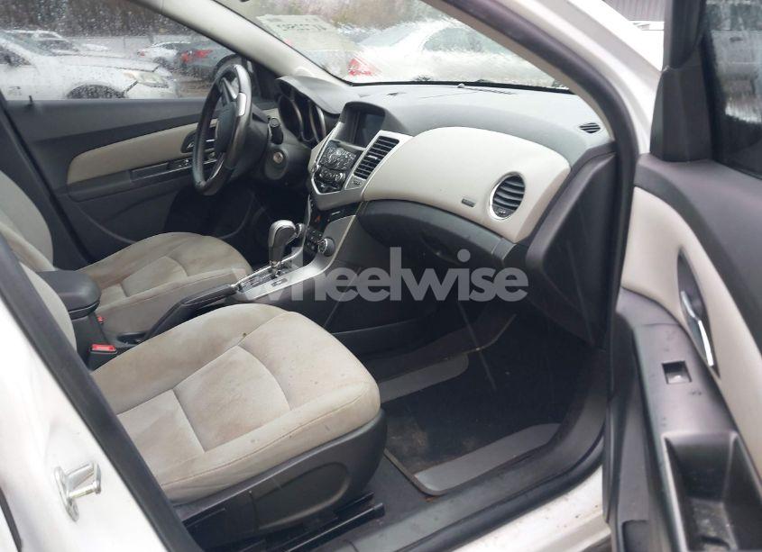 Photo 5 of 2014 Chevrolet Cruze 1LT AUTO (VIN 1G1PC5SB4E7105309)