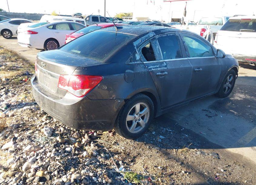 Photo 4 of 2014 Chevrolet Cruze 1LT AUTO (VIN 1G1PC5SB4E7126175)