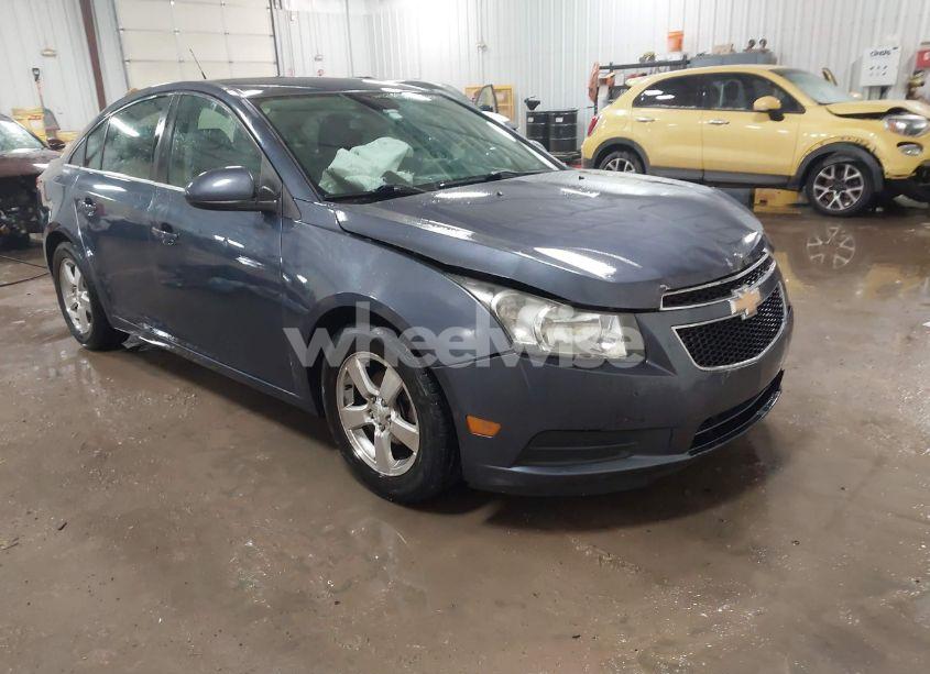 2014 Chevrolet Cruze 1LT AUTO (VIN 1G1PC5SB4E7175022) main photo