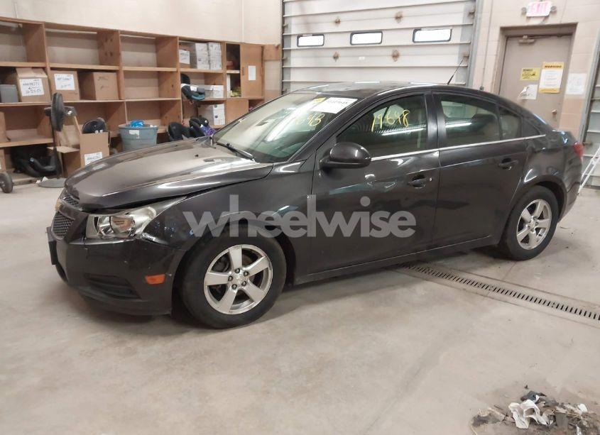 Photo 2 of 2014 Chevrolet Cruze 1LT AUTO (VIN 1G1PC5SB4E7175084)