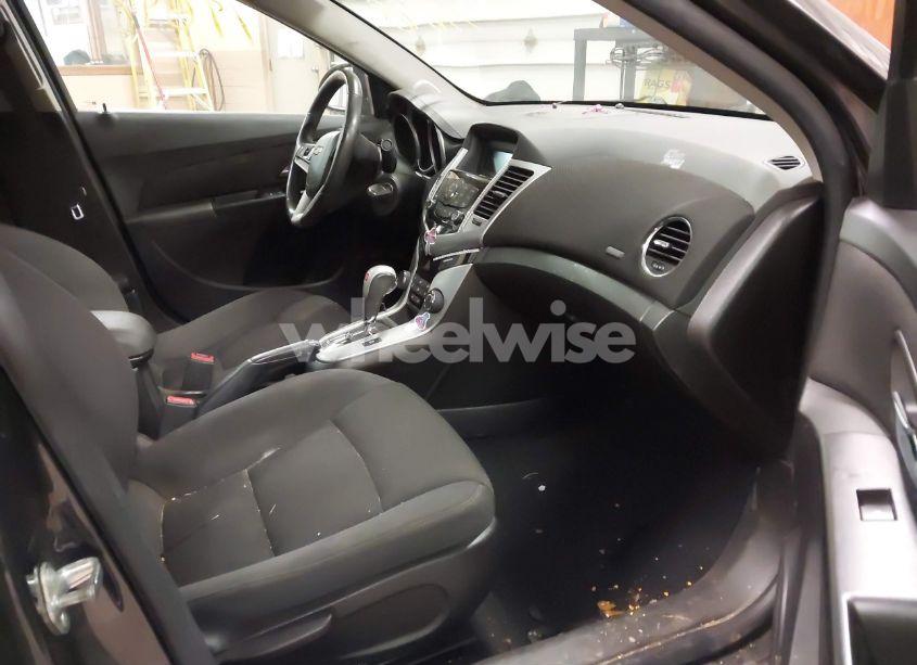 Photo 5 of 2014 Chevrolet Cruze 1LT AUTO (VIN 1G1PC5SB4E7175084)