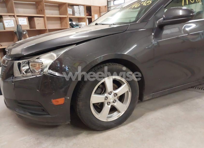 Photo 6 of 2014 Chevrolet Cruze 1LT AUTO (VIN 1G1PC5SB4E7175084)