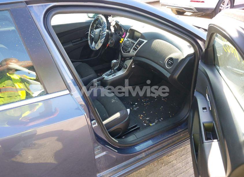 Photo 5 of 2014 Chevrolet Cruze 1LT AUTO (VIN 1G1PC5SB4E7187283)