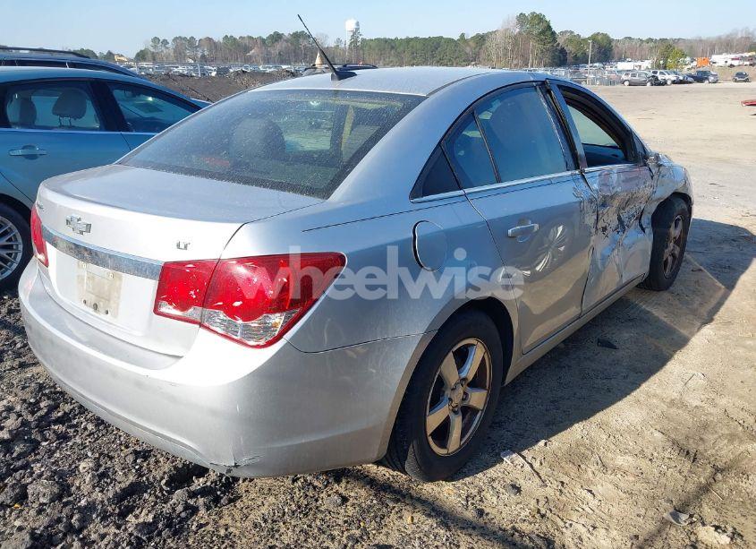 Photo 4 of 2014 Chevrolet Cruze 1LT AUTO (VIN 1G1PC5SB4E7188367)