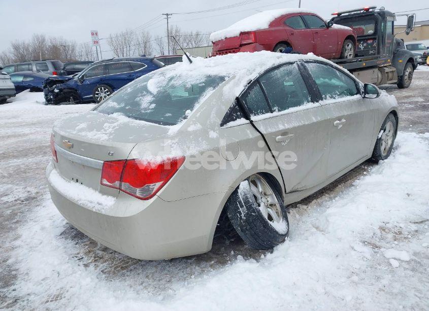 Photo 4 of 2014 Chevrolet Cruze (VIN 1G1PC5SB4E7196744)