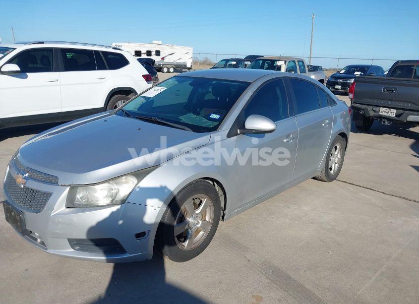 Photo 2 of 2014 Chevrolet Cruze 1LT AUTO (VIN 1G1PC5SB4E7223506)