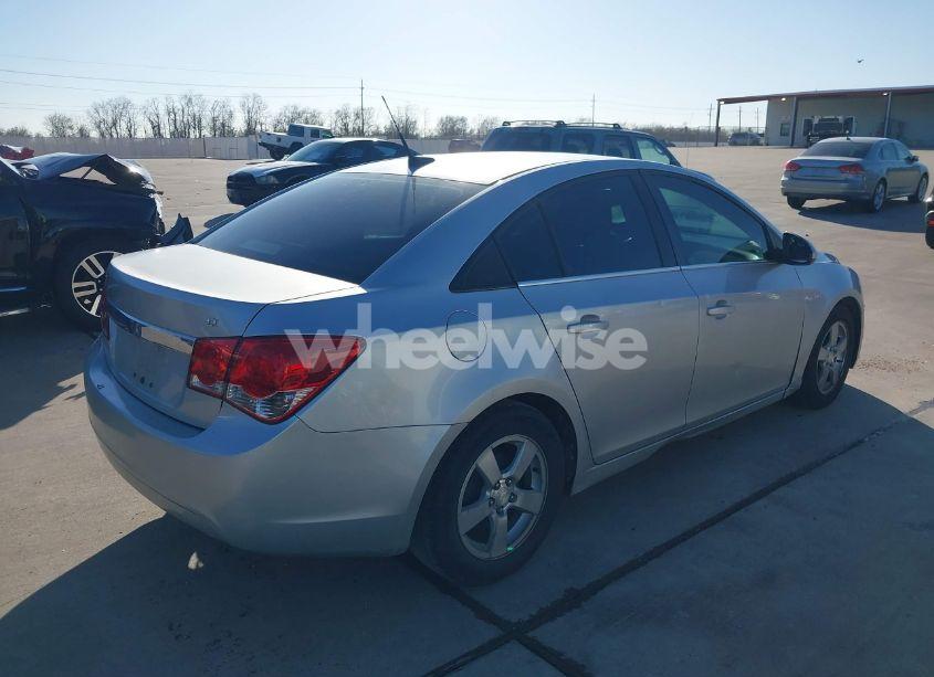 Photo 4 of 2014 Chevrolet Cruze 1LT AUTO (VIN 1G1PC5SB4E7223506)