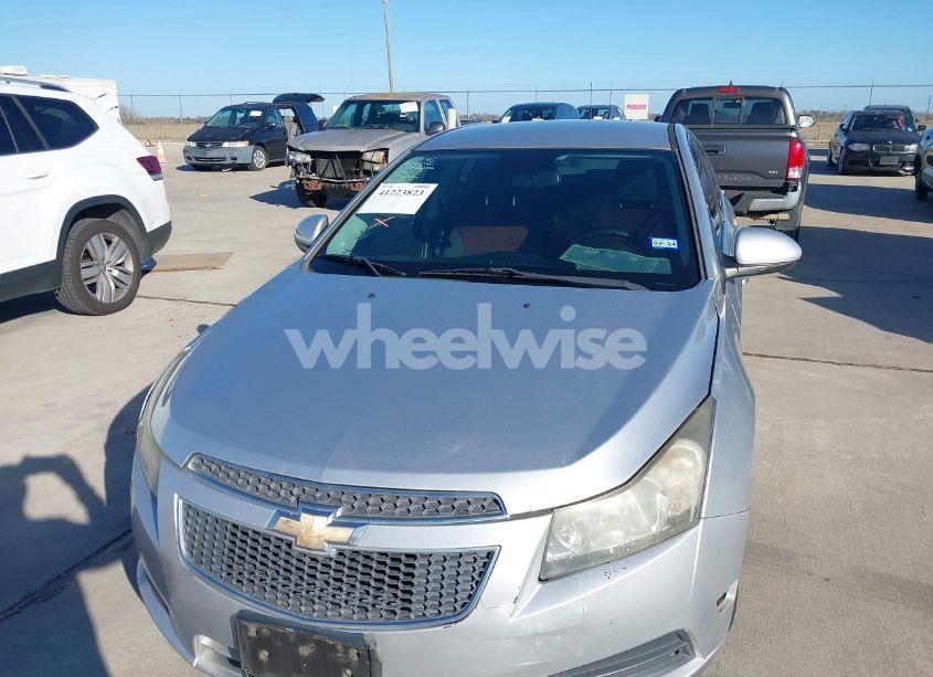 Photo 6 of 2014 Chevrolet Cruze 1LT AUTO (VIN 1G1PC5SB4E7223506)