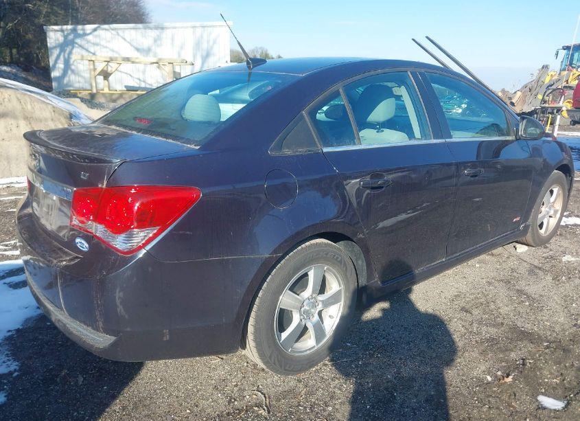 Photo 4 of 2014 Chevrolet Cruze 1LT AUTO (VIN 1G1PC5SB4E7233663)