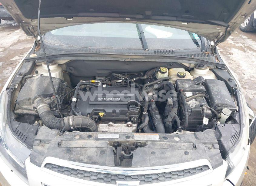 Photo 10 of 2014 Chevrolet Cruze 1LT AUTO (VIN 1G1PC5SB4E7242203)