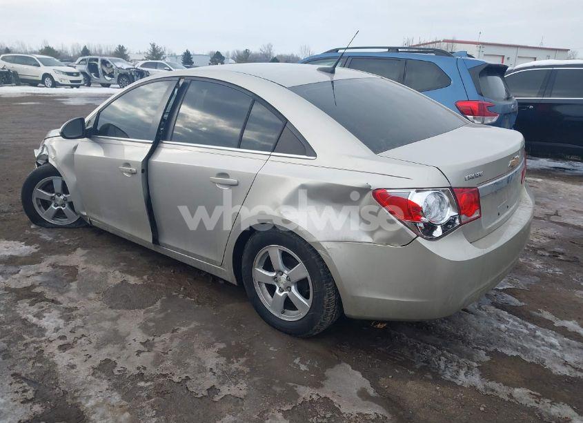 Photo 3 of 2014 Chevrolet Cruze 1LT AUTO (VIN 1G1PC5SB4E7242203)