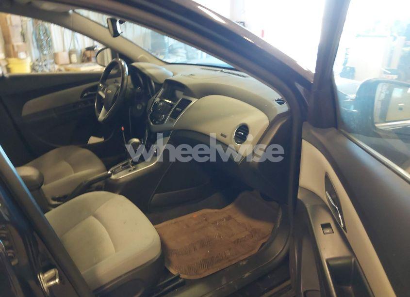 Photo 5 of 2014 Chevrolet Cruze 1LT AUTO (VIN 1G1PC5SB4E7262225)