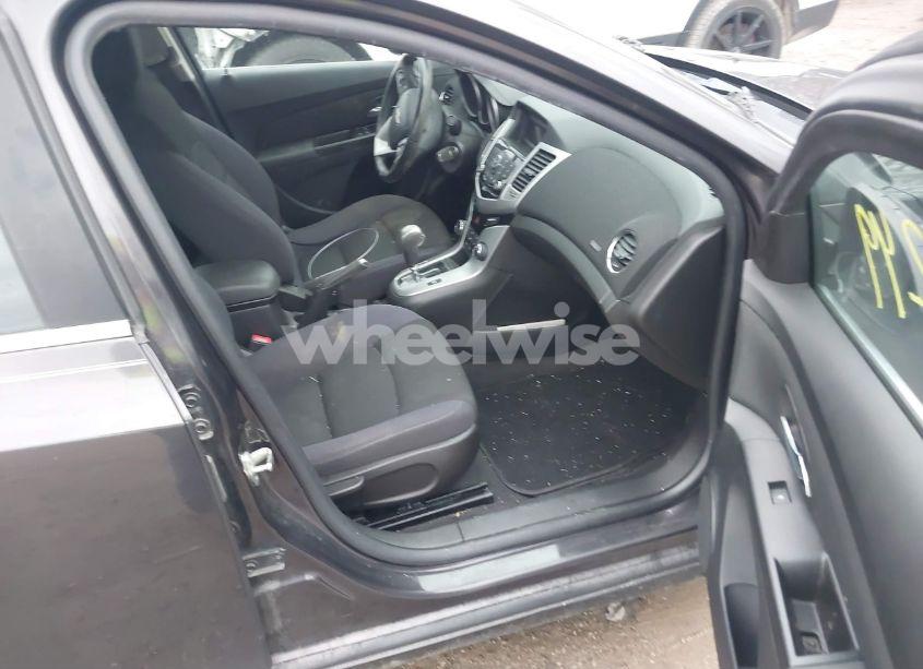 Photo 5 of 2014 Chevrolet Cruze 1LT AUTO (VIN 1G1PC5SB4E7333505)