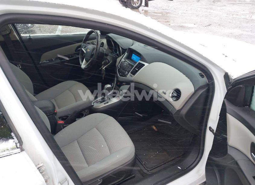 Photo 5 of 2014 Chevrolet Cruze 1LT AUTO (VIN 1G1PC5SB4E7336405)