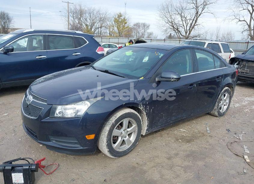 Photo 2 of 2014 Chevrolet Cruze 1LT AUTO (VIN 1G1PC5SB4E7341524)