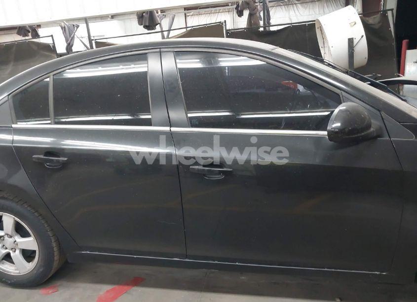 Photo 13 of 2014 Chevrolet Cruze LT (VIN 1G1PC5SB4E7344522)