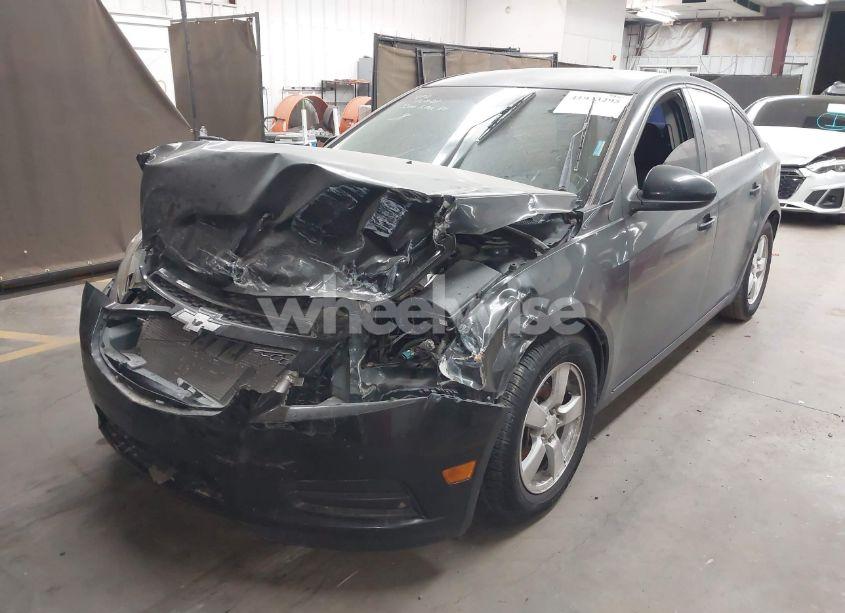 Photo 2 of 2014 Chevrolet Cruze LT (VIN 1G1PC5SB4E7344522)