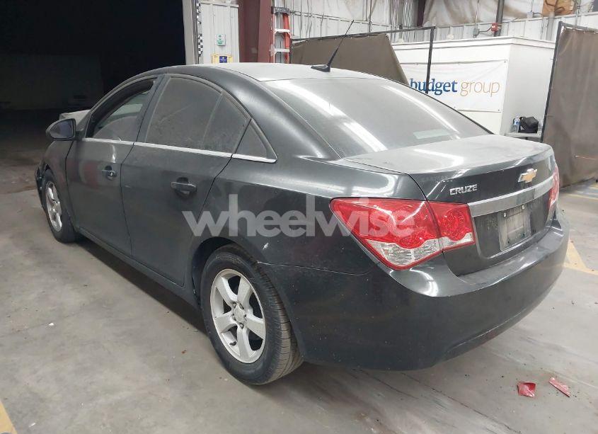 Photo 3 of 2014 Chevrolet Cruze LT (VIN 1G1PC5SB4E7344522)