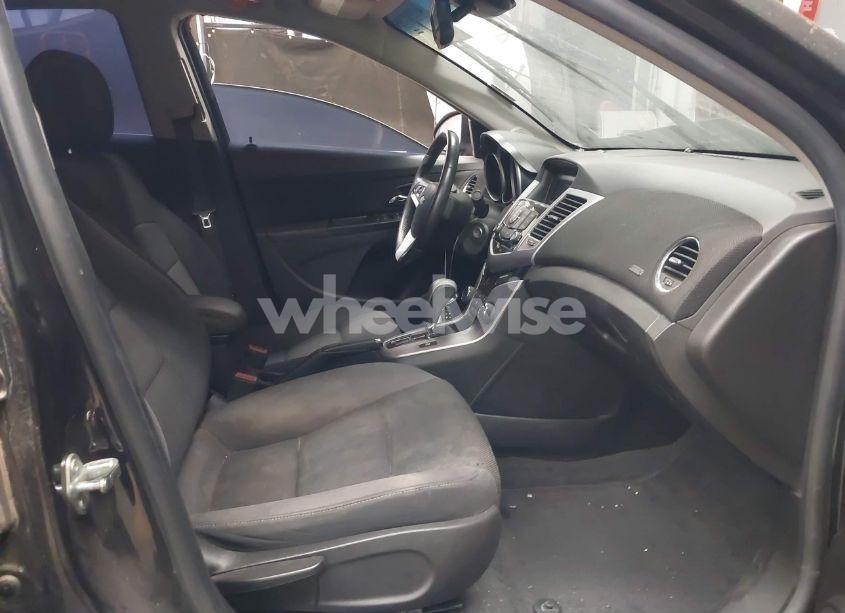 Photo 5 of 2014 Chevrolet Cruze LT (VIN 1G1PC5SB4E7344522)