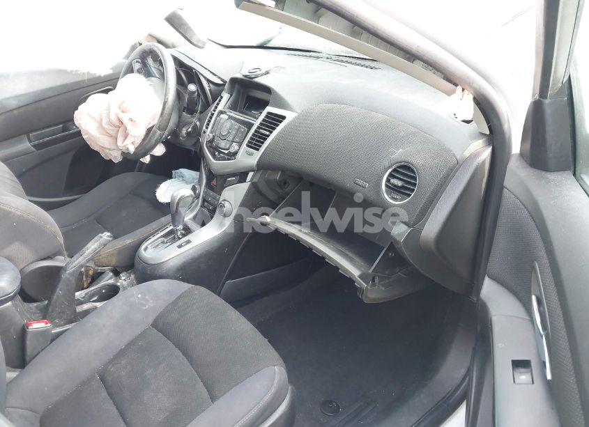 Photo 5 of 2014 Chevrolet Cruze 1LT AUTO (VIN 1G1PC5SB4E7358940)