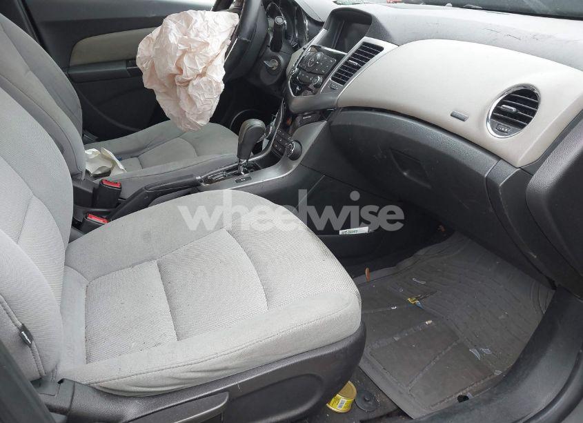 Photo 5 of 2014 Chevrolet Cruze 1LT AUTO (VIN 1G1PC5SB4E7369002)