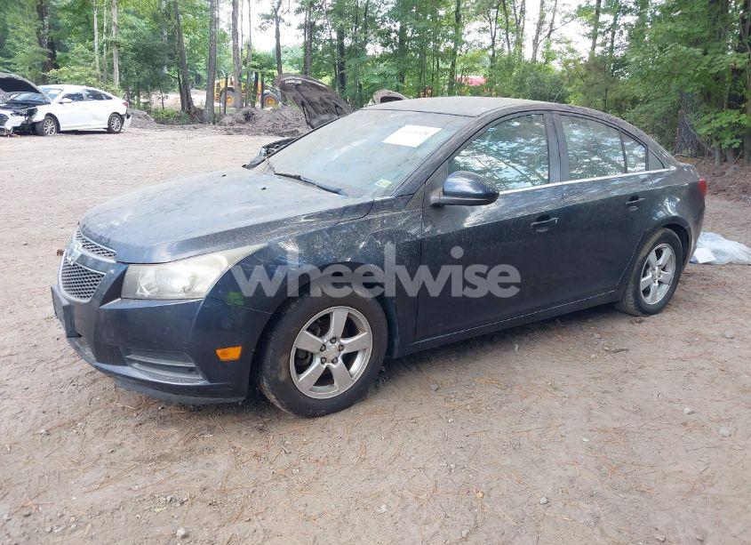 Photo 2 of 2014 Chevrolet Cruze 1LT AUTO (VIN 1G1PC5SB4E7370277)