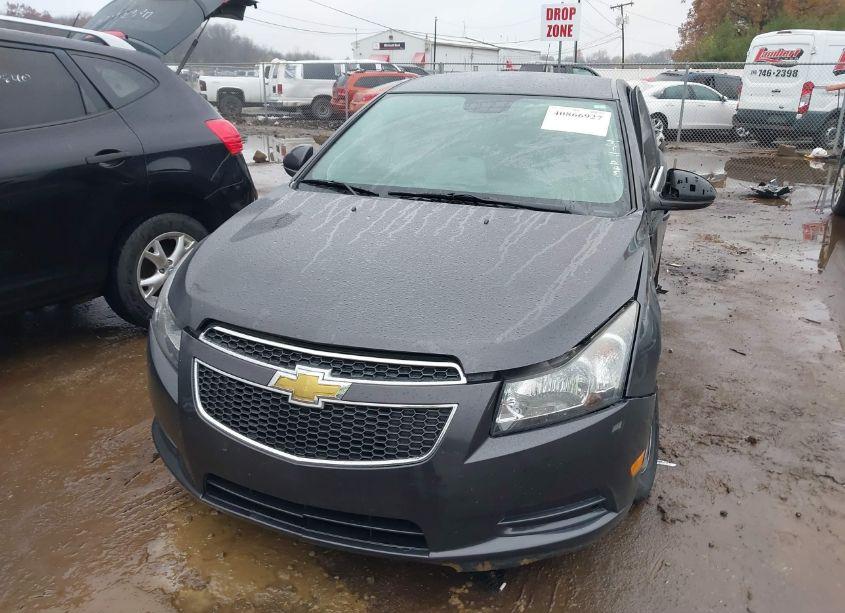 Photo 2 of 2014 Chevrolet Cruze 1LT AUTO (VIN 1G1PC5SB4E7418828)