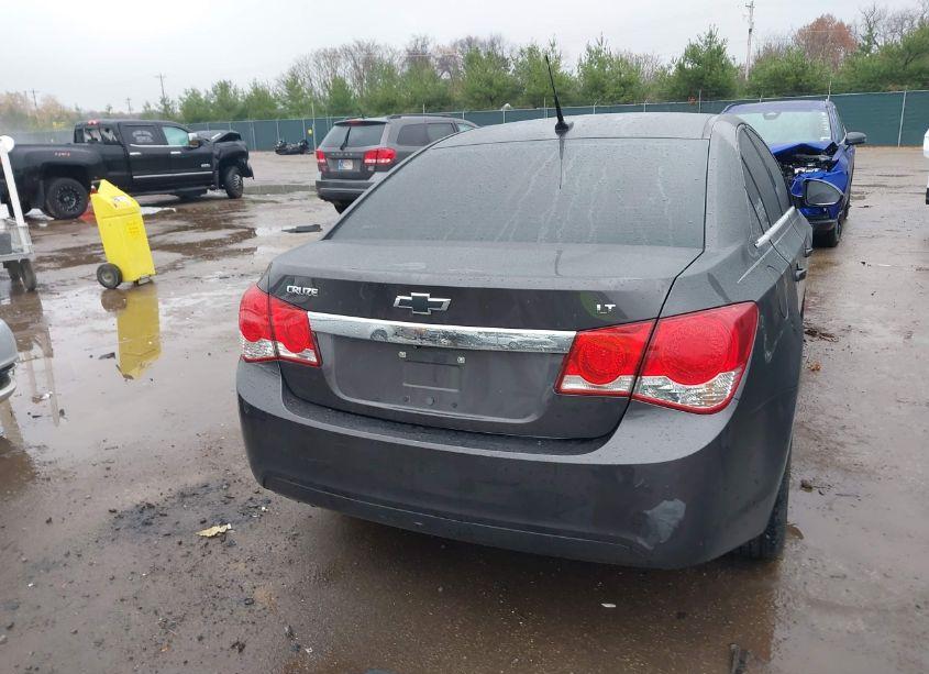 Photo 4 of 2014 Chevrolet Cruze 1LT AUTO (VIN 1G1PC5SB4E7418828)