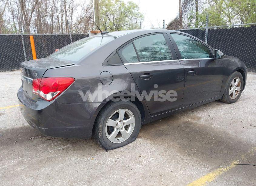 Photo 4 of 2014 Chevrolet Cruze 1LT AUTO (VIN 1G1PC5SB4E7440909)