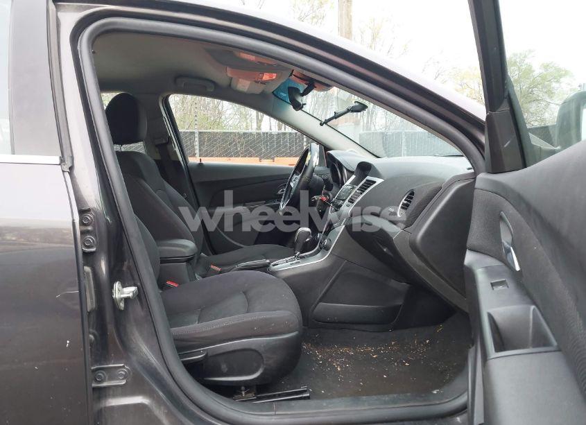 Photo 5 of 2014 Chevrolet Cruze 1LT AUTO (VIN 1G1PC5SB4E7440909)