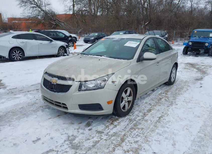 Photo 2 of 2014 Chevrolet Cruze 1LT AUTO (VIN 1G1PC5SB4E7477958)