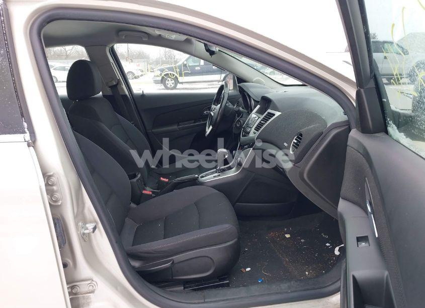 Photo 5 of 2014 Chevrolet Cruze 1LT AUTO (VIN 1G1PC5SB4E7477958)