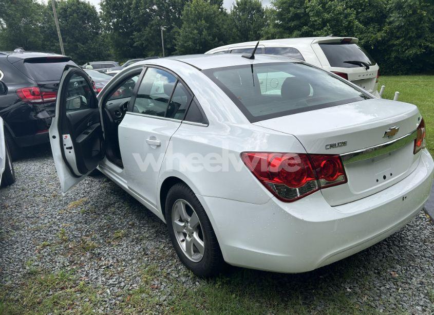 Photo 3 of 2014 Chevrolet Cruze (VIN 1G1PC5SB4E7481542)