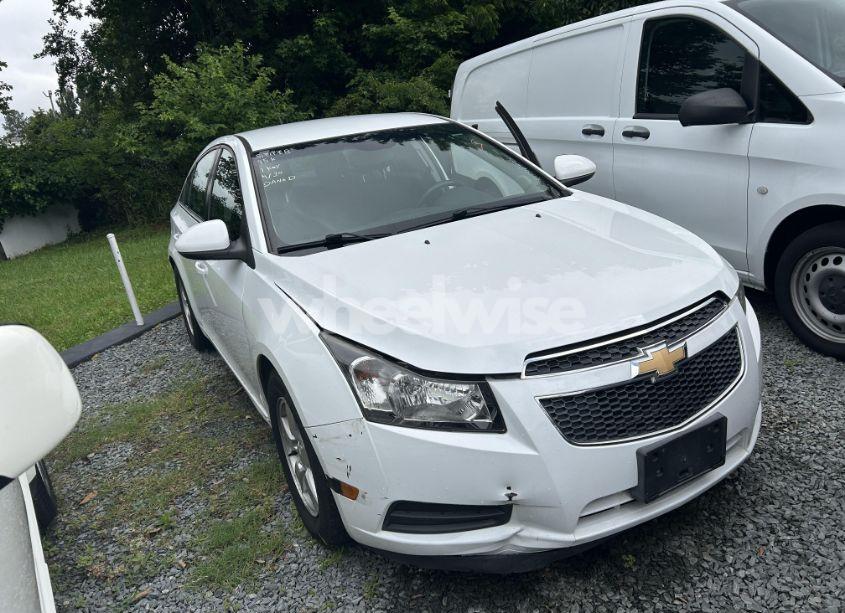 Photo 6 of 2014 Chevrolet Cruze (VIN 1G1PC5SB4E7481542)