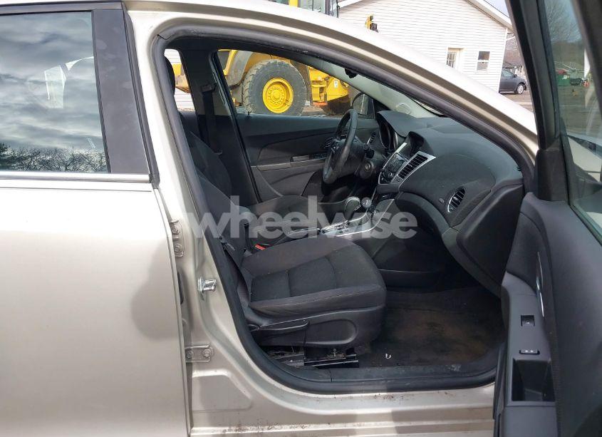 Photo 5 of 2015 Chevrolet Cruze 1LT AUTO (VIN 1G1PC5SB4F7192727)