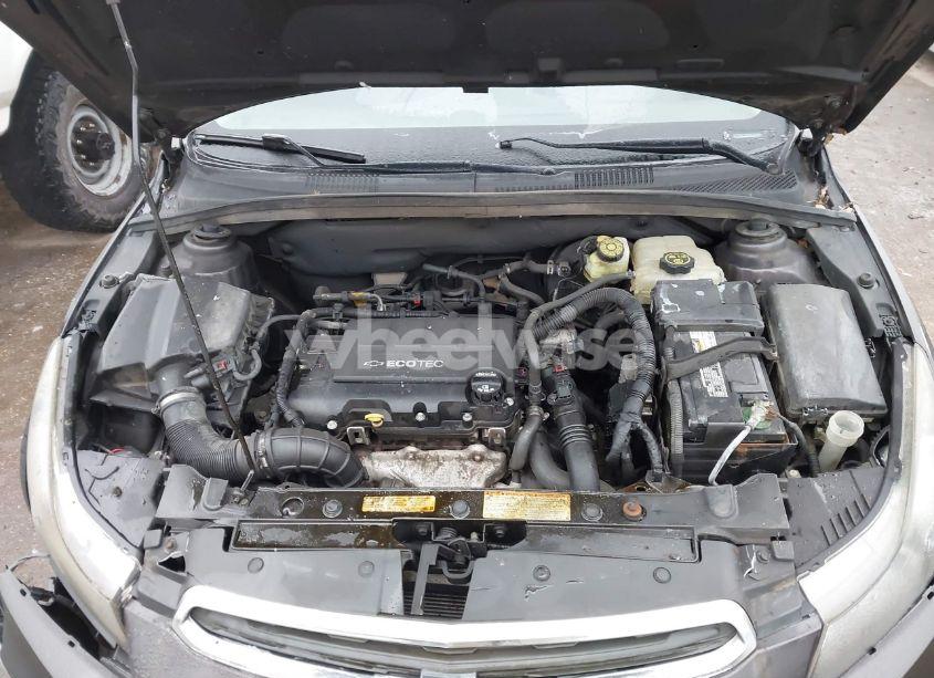 Photo 10 of 2015 Chevrolet Cruze 1LT AUTO (VIN 1G1PC5SB4F7240663)