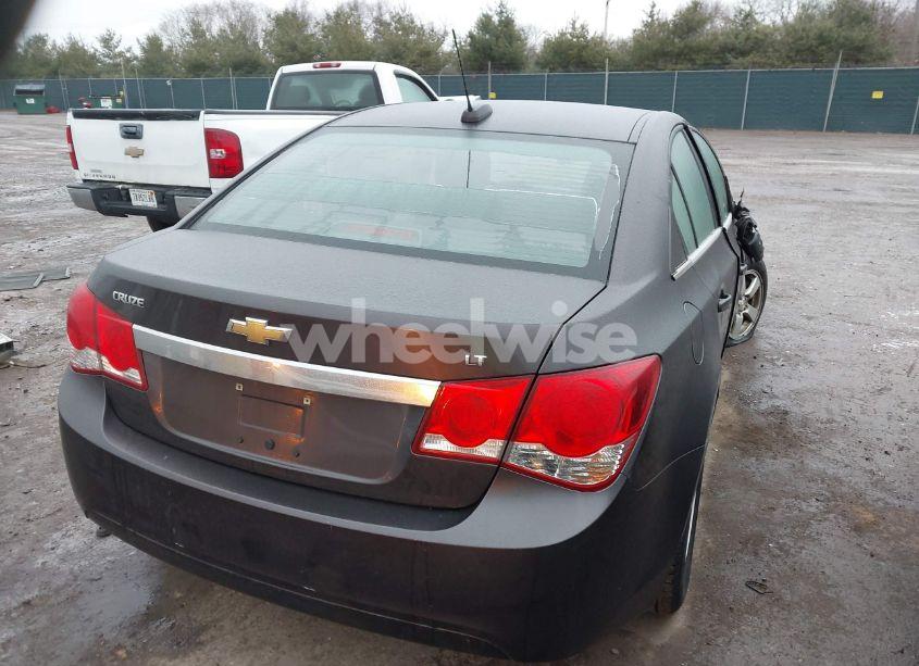 Photo 4 of 2015 Chevrolet Cruze 1LT AUTO (VIN 1G1PC5SB4F7240663)