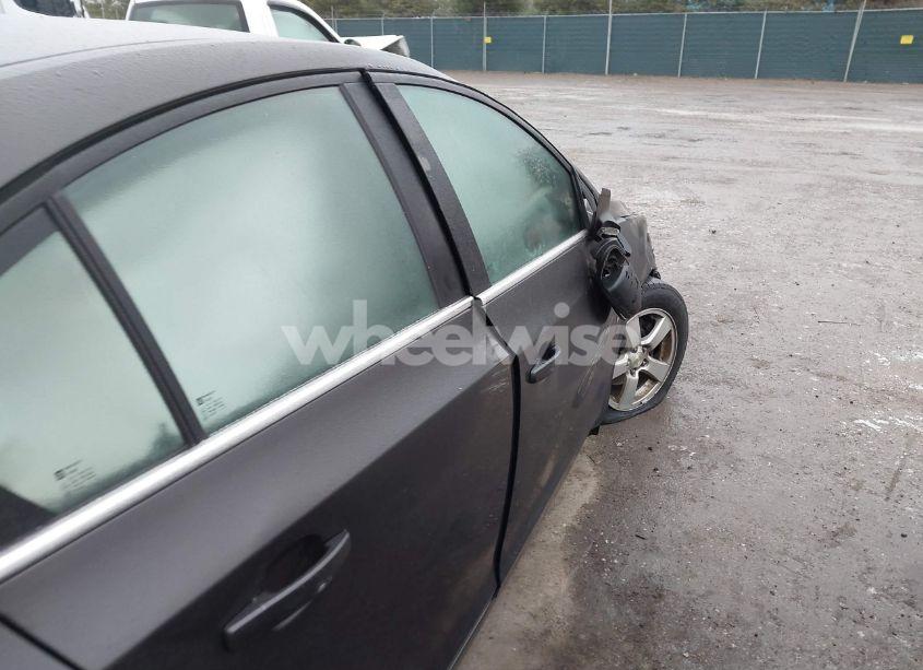 Photo 6 of 2015 Chevrolet Cruze 1LT AUTO (VIN 1G1PC5SB4F7240663)