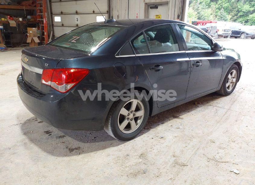 Photo 4 of 2015 Chevrolet Cruze 1LT AUTO (VIN 1G1PC5SB4F7261187)