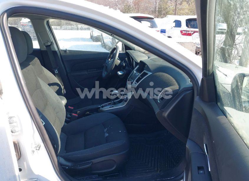 Photo 5 of 2015 Chevrolet Cruze 1LT AUTO (VIN 1G1PC5SB4F7262839)