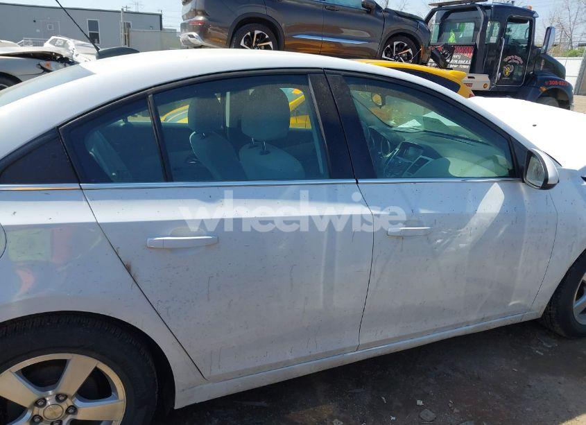 Photo 13 of 2015 Chevrolet Cruze 1LT AUTO (VIN 1G1PC5SB4F7277616)